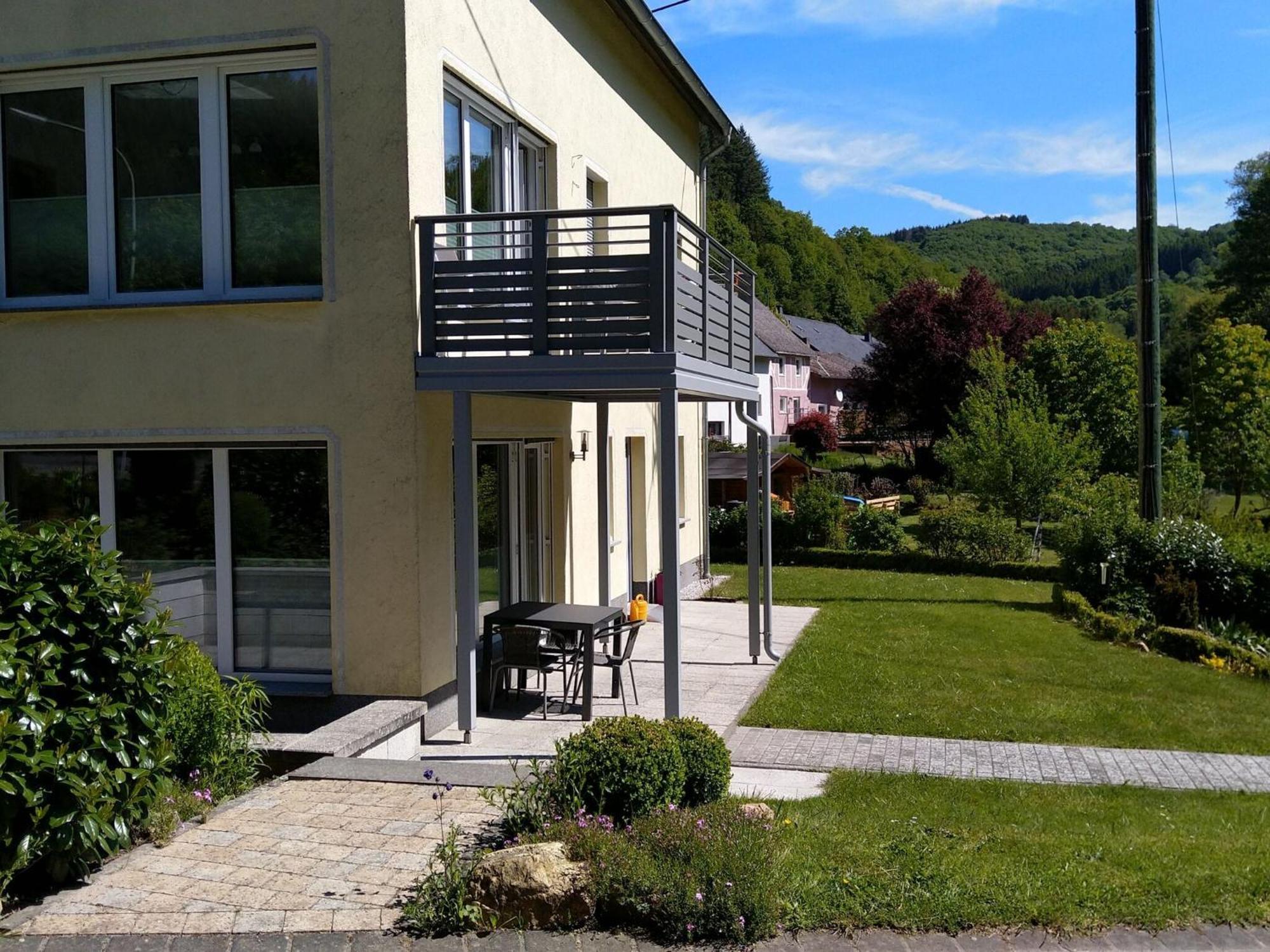 Apartment With Terrace And View Merschbach Eksteriør billede