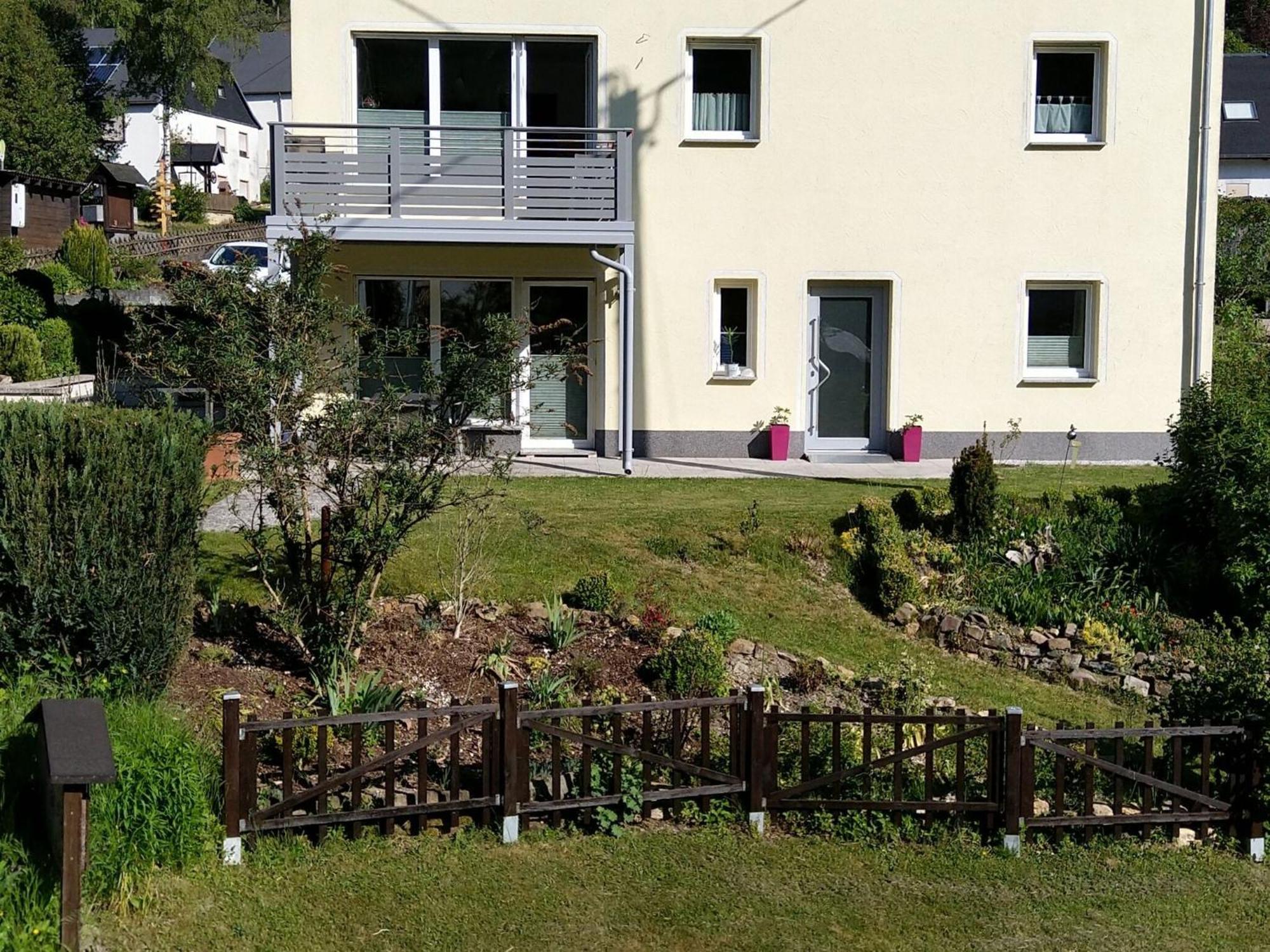 Apartment With Terrace And View Merschbach Eksteriør billede