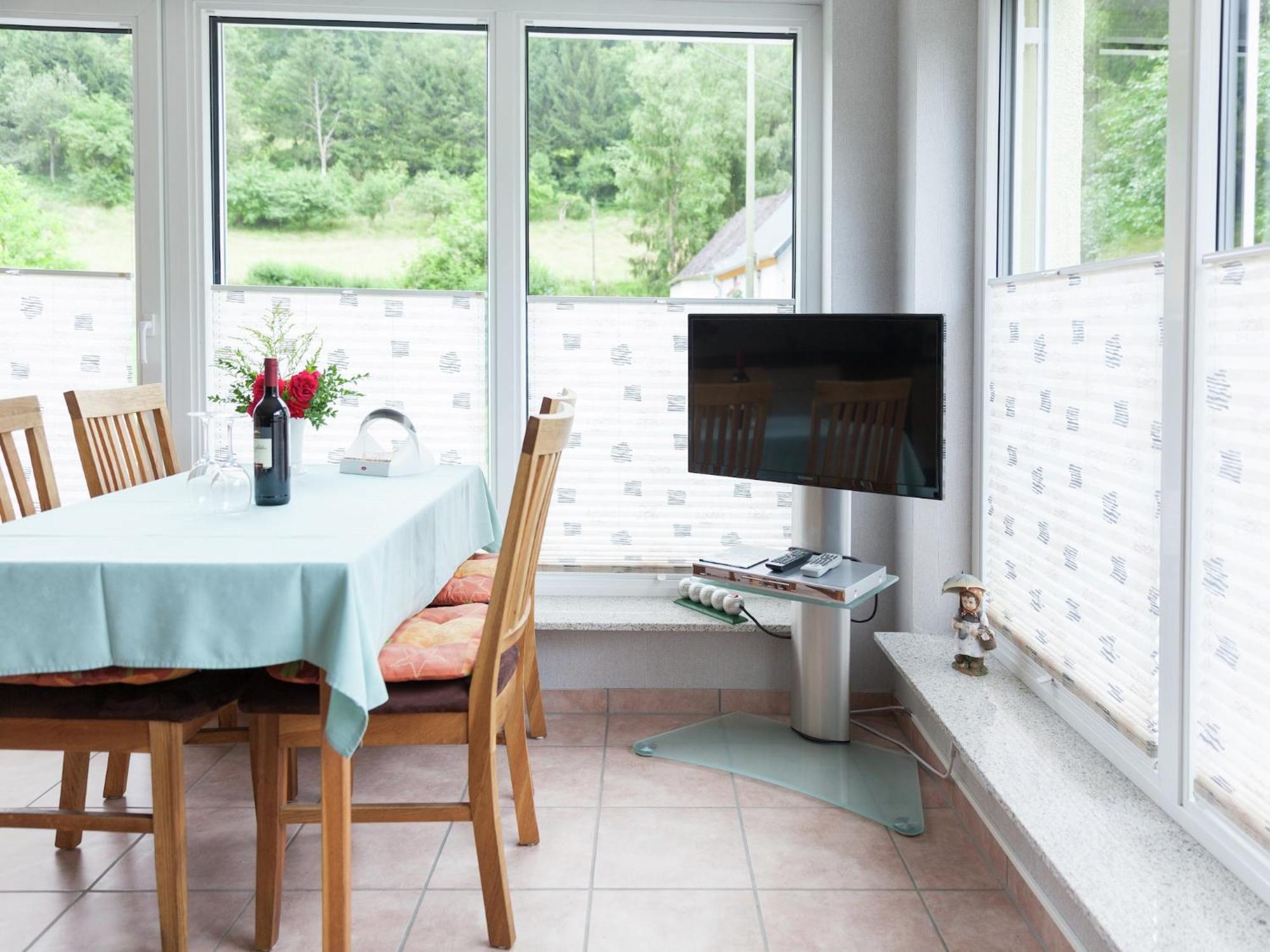 Apartment With Terrace And View Merschbach Eksteriør billede